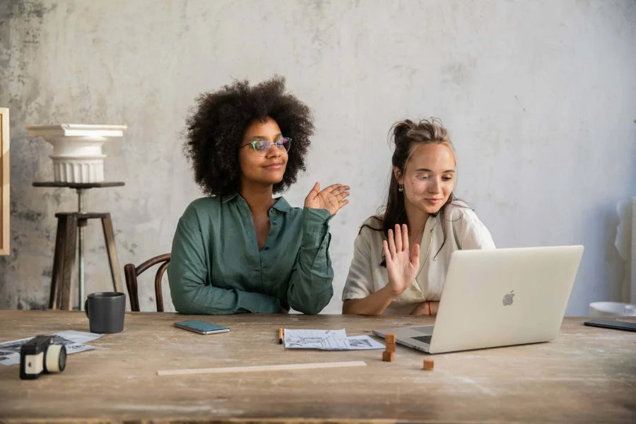students-attending-a-virtual-college-fair